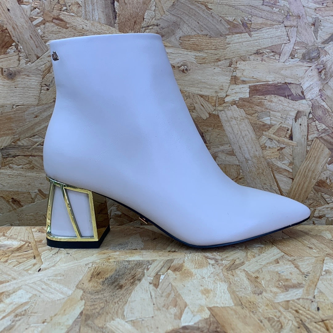 Una Healy Ankle Boot | Chic Neutral Statement