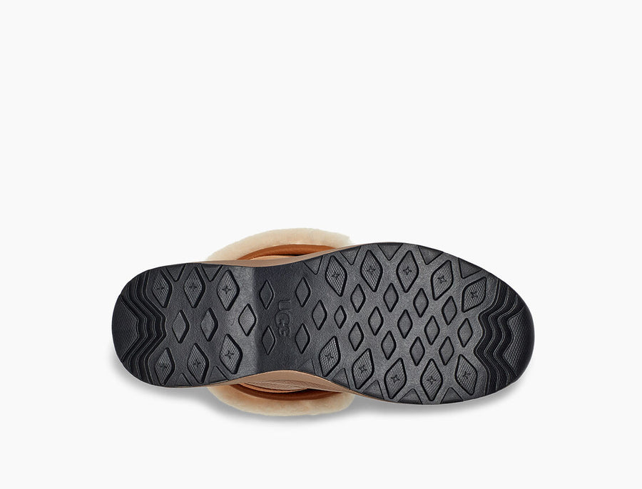 UGG Womens Adirondack III Boots - Chestnut