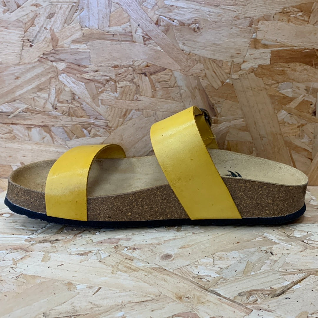Plakton Womens Alicante Mid Vintage Leather Sandal - Yellow - The Foot Factory