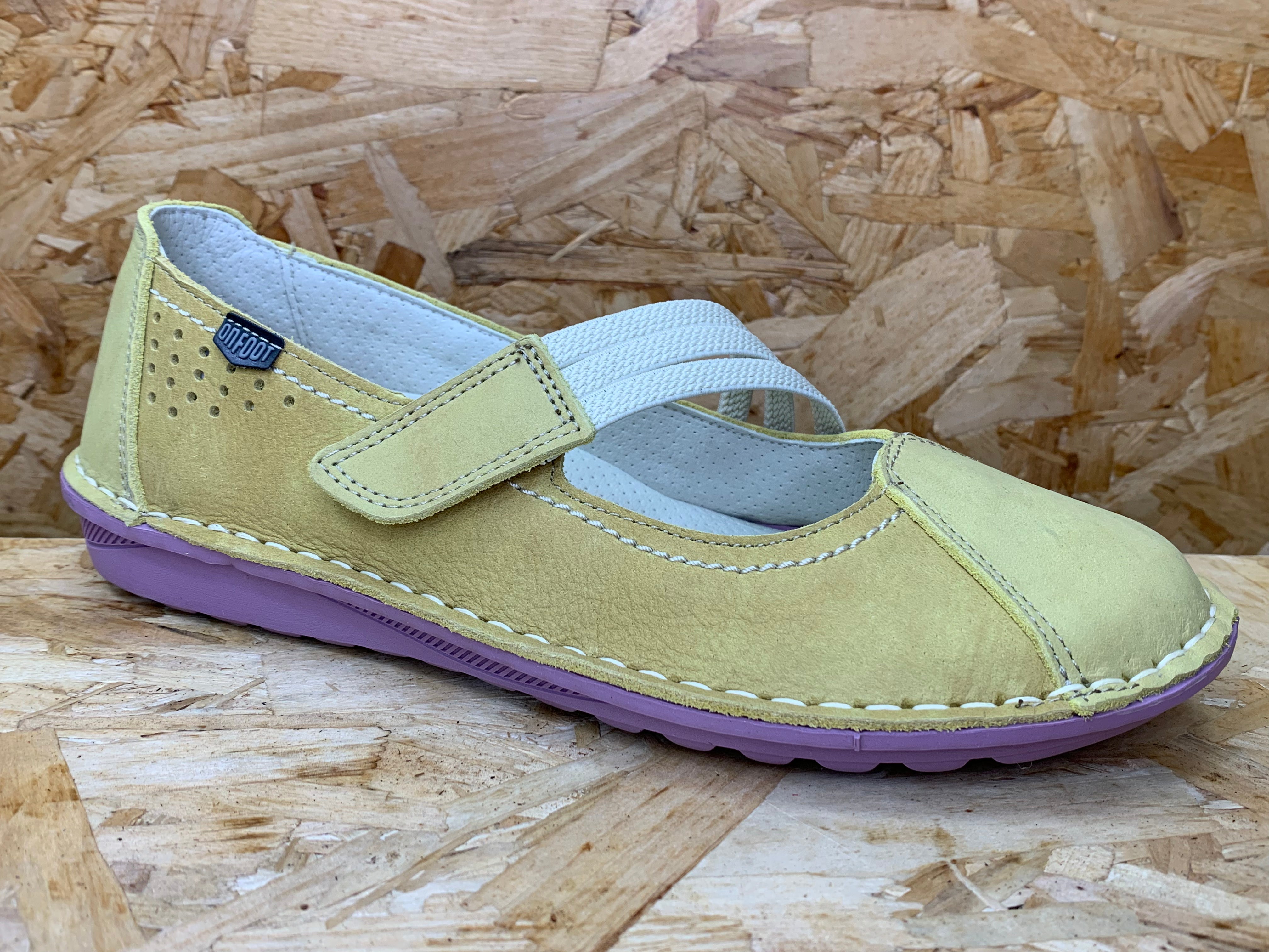 On Foot Womens Leather Flats - Yellow