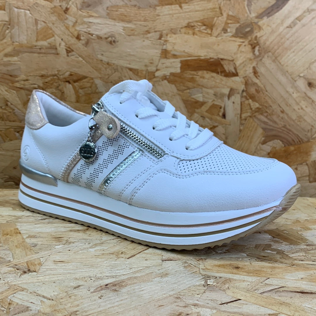 Elle trainers deals